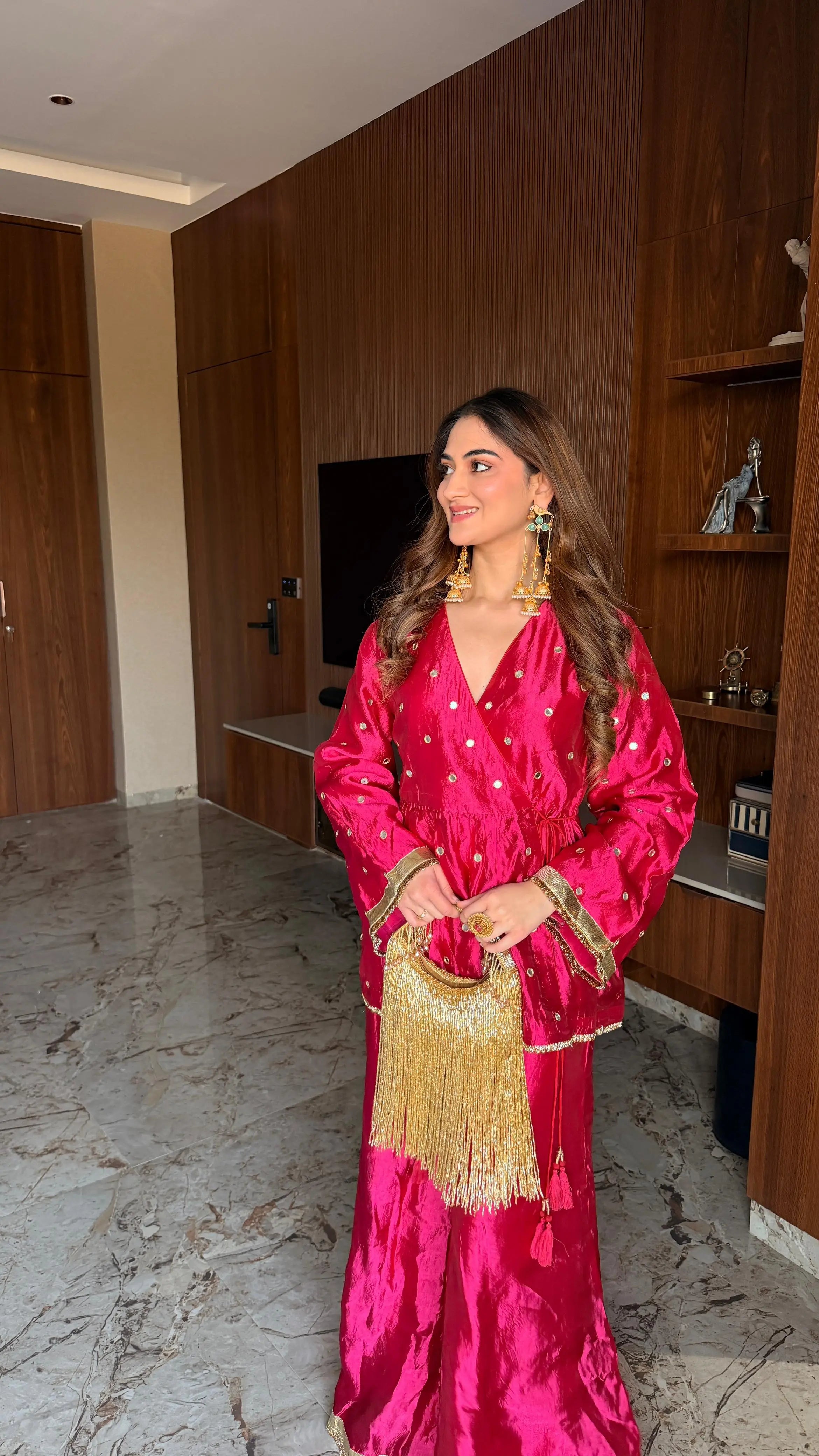 SHIVAMI JAIN IN IZAAR
