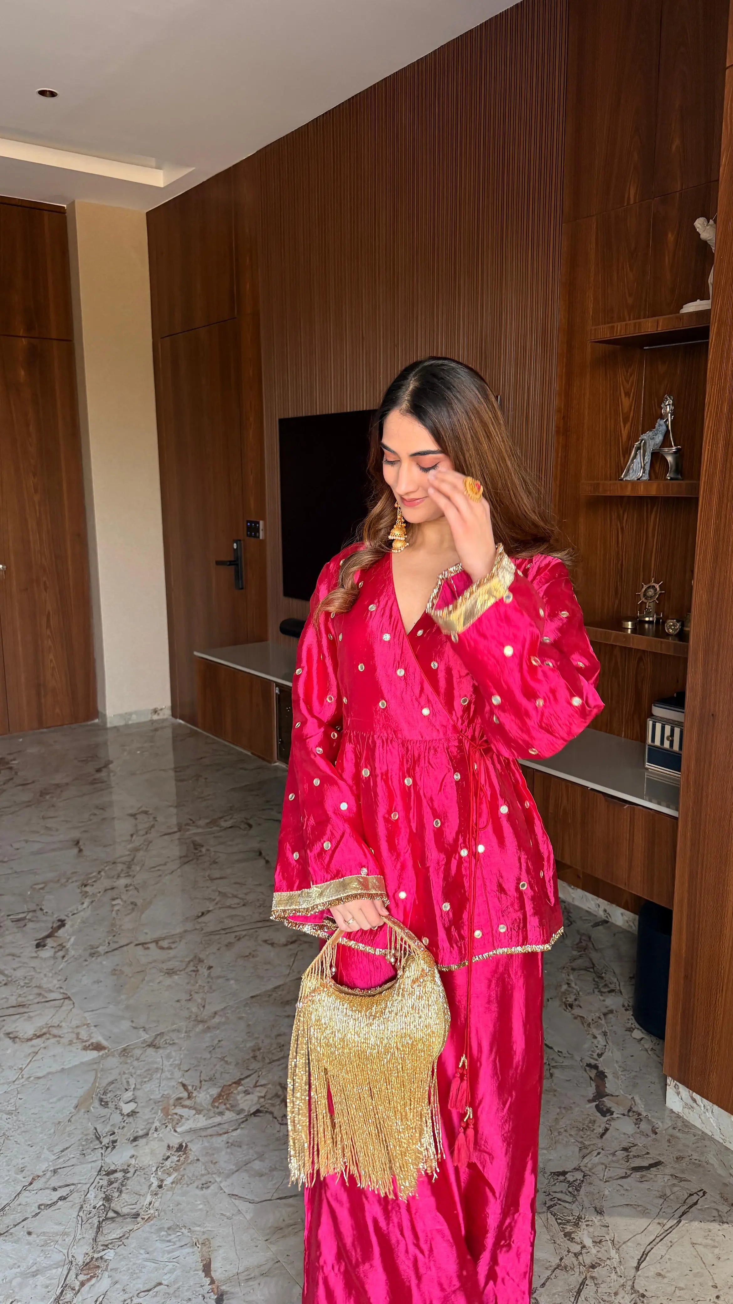 SHIVAMI JAIN IN IZAAR