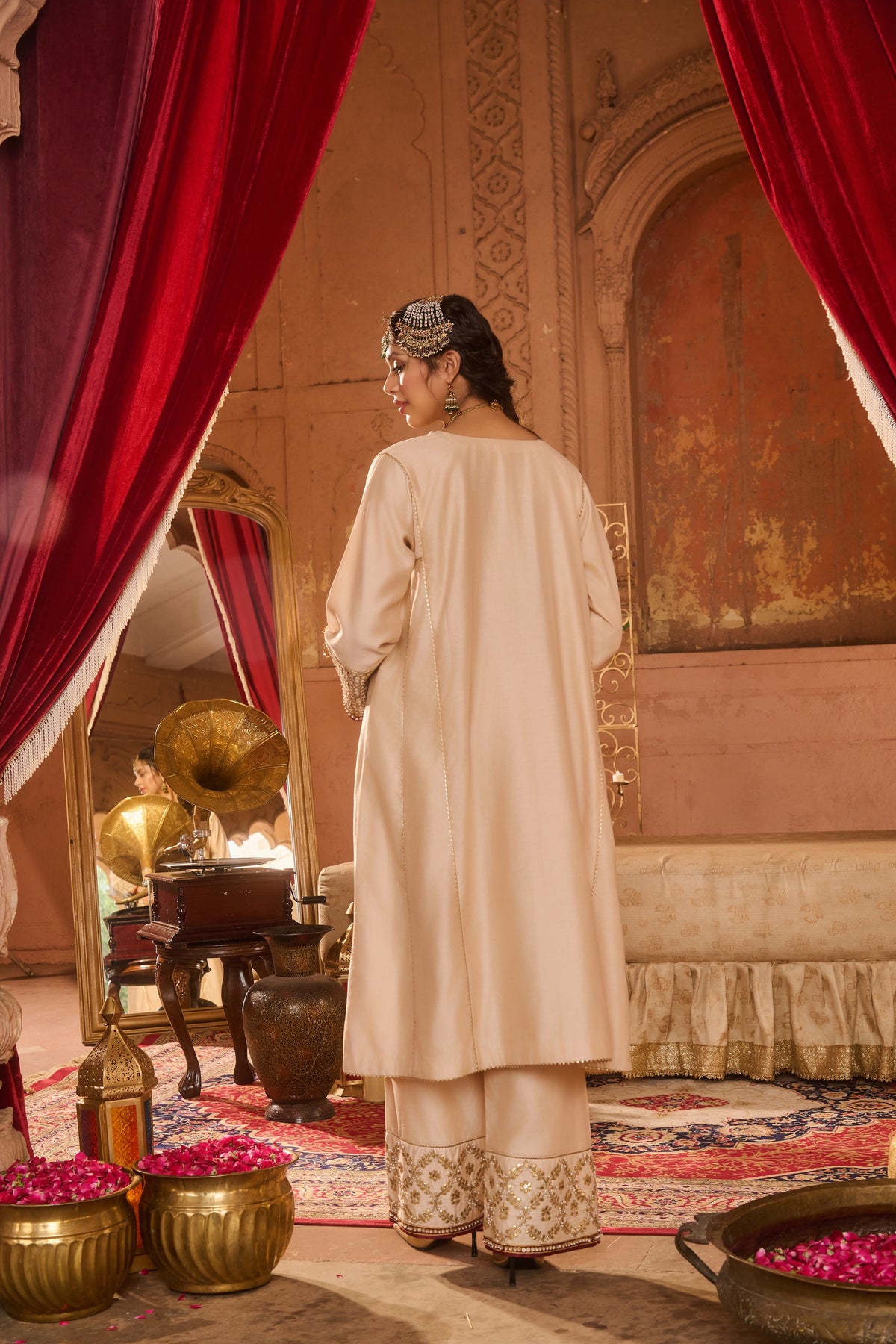 BEGUM CHOGHA SET