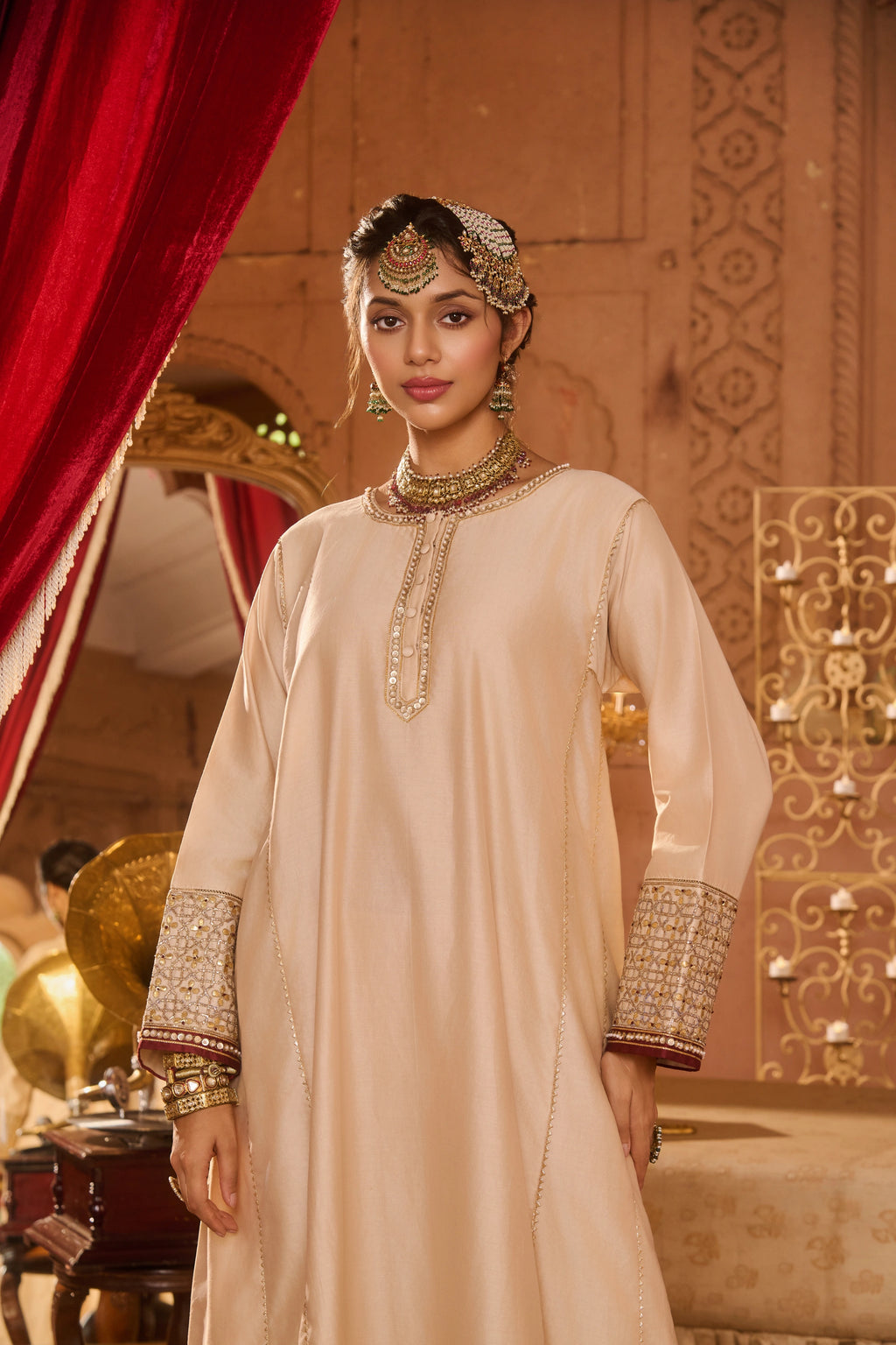 BEGUM CHOGHA SET
