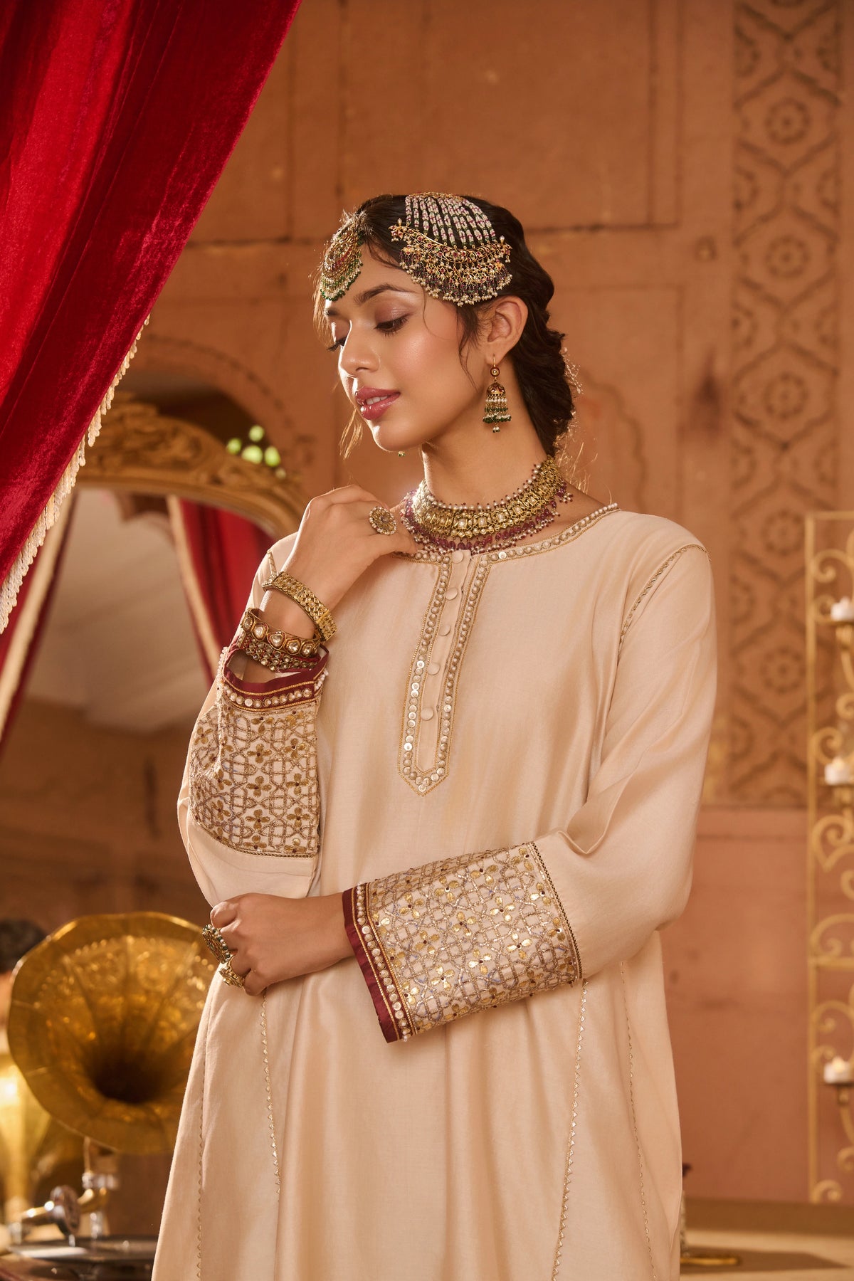BEGUM CHOGHA SET