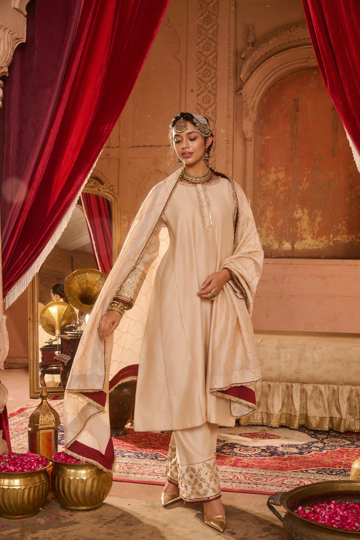 BEGUM CHOGHA SET