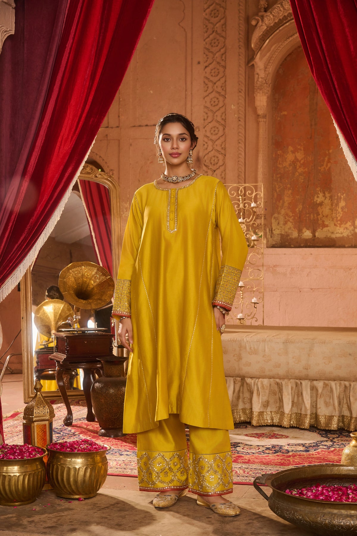 BEGUM CHOGHA SET
