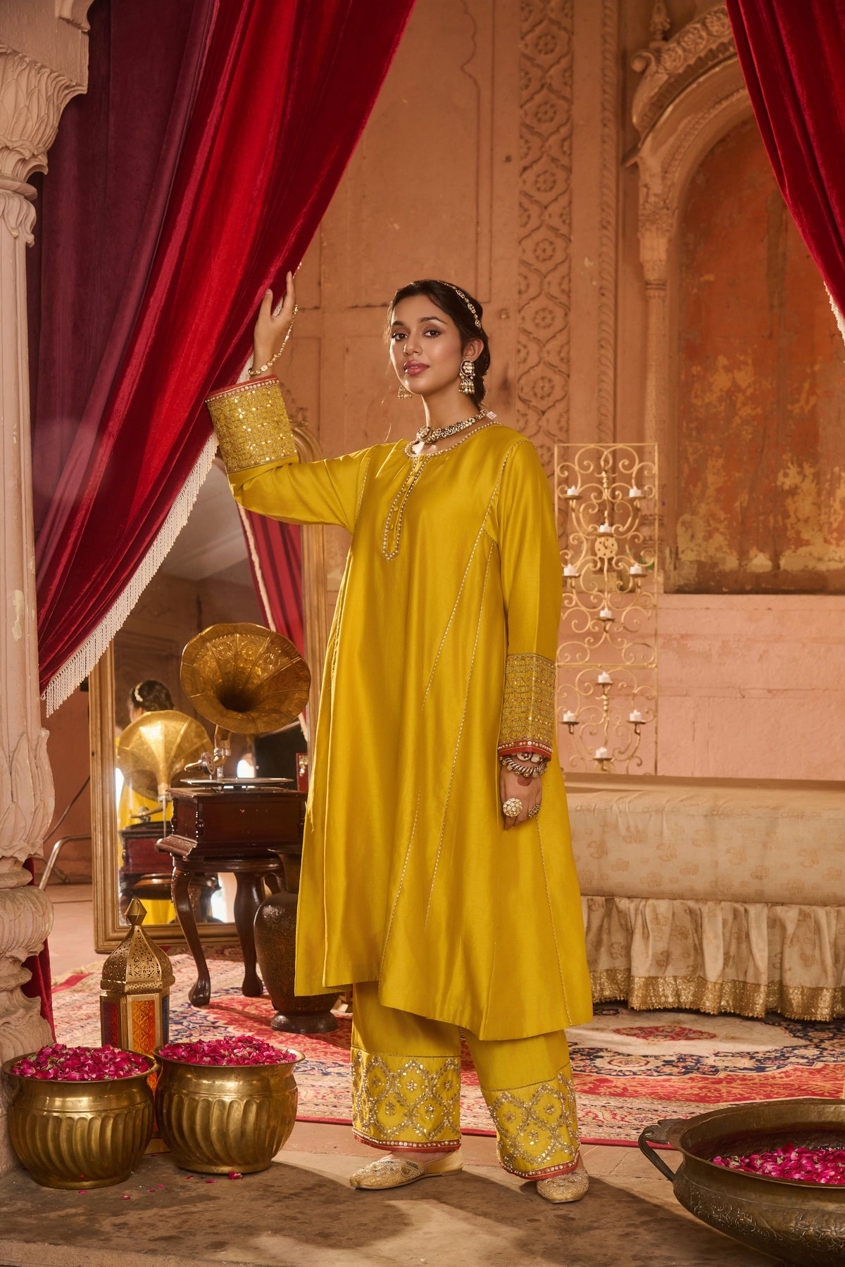 BEGUM CHOGHA SET