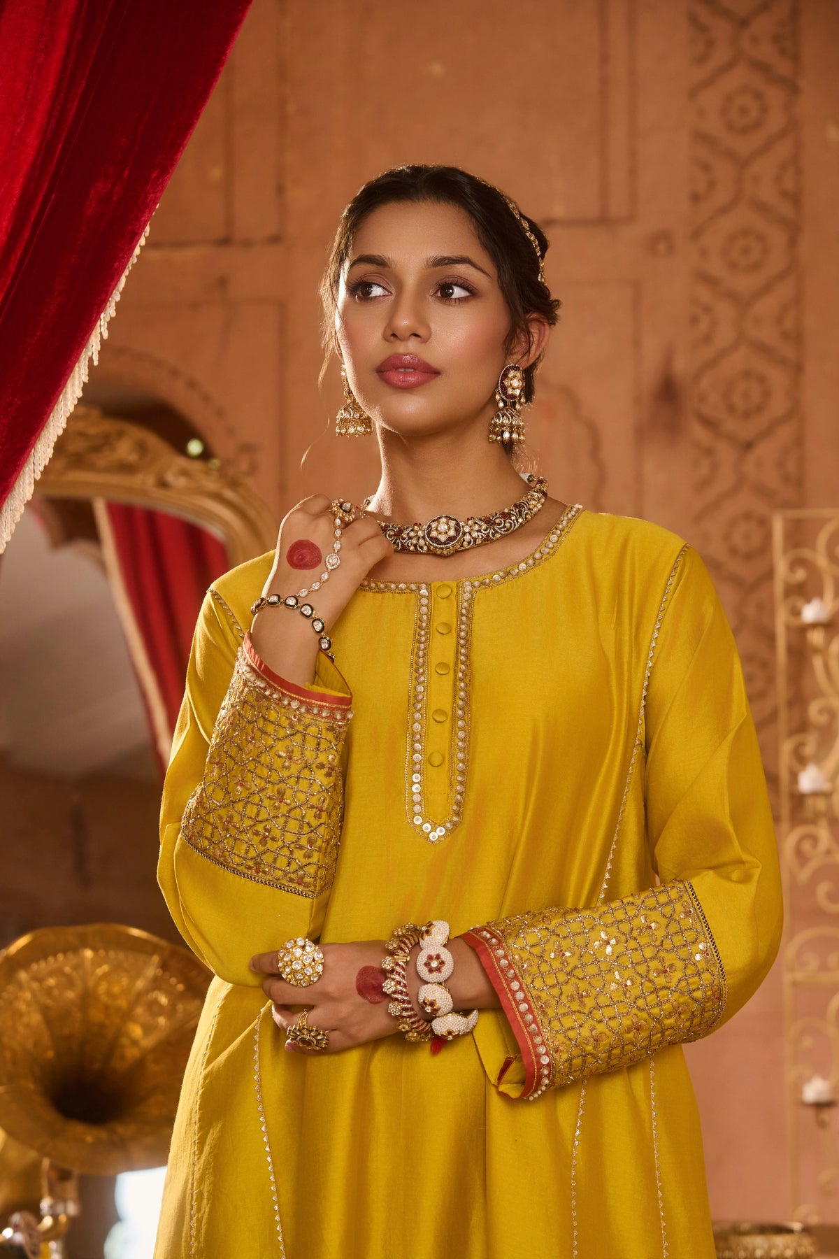 BEGUM CHOGHA SET