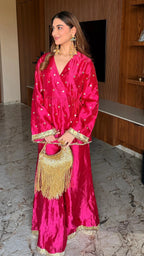 SHIVAMI JAIN IN IZAAR